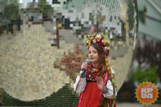 "Бриллиантовую писанку" признали самой большой в Украине