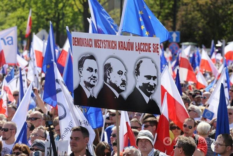 "Остаемся в Европе": в Варшаве на антиправительственную акцию вышла почти четверть миллиона человек