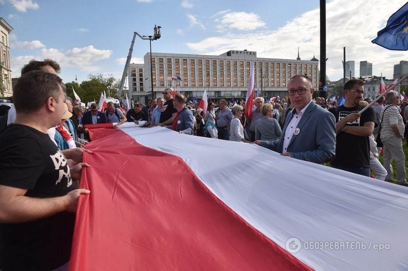 "Остаемся в Европе": в Варшаве на антиправительственную акцию вышла почти четверть миллиона человек