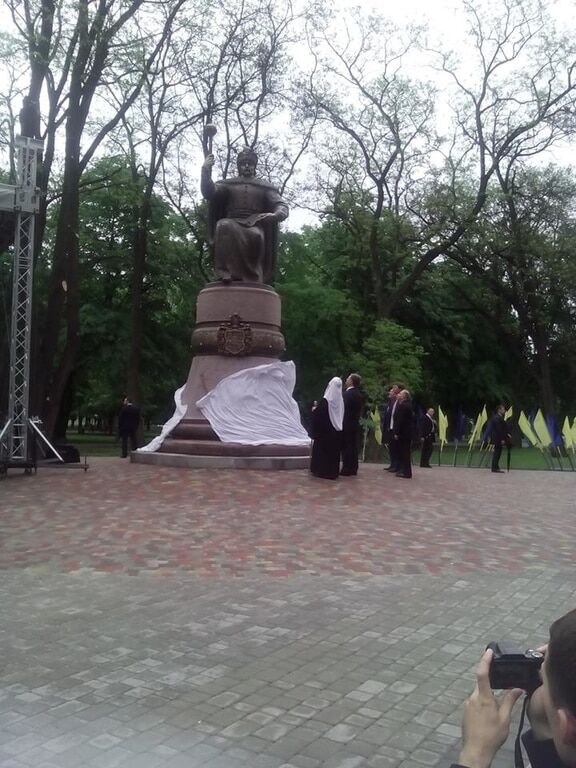 Порошенко у Полтаві відкрив пам'ятник Мазепі