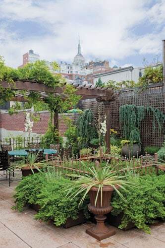Сады на крышах домов: волшебная атмосфера красоты и уюта