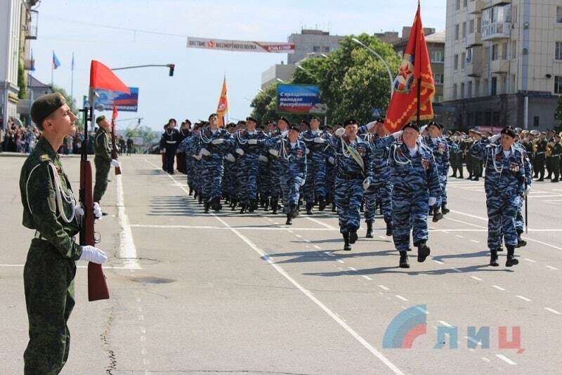 Террористы показали зубы: на Донбассе прошли военные парады с российской техникой. Фоторепортаж