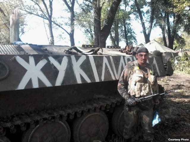 Душераздирающие фото: художник показал семьи воинов, погибших на Донбассе