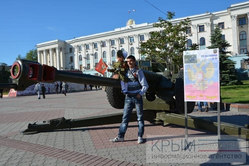 В Симферополь на День Победы навезли военную технику: опубликованы фото