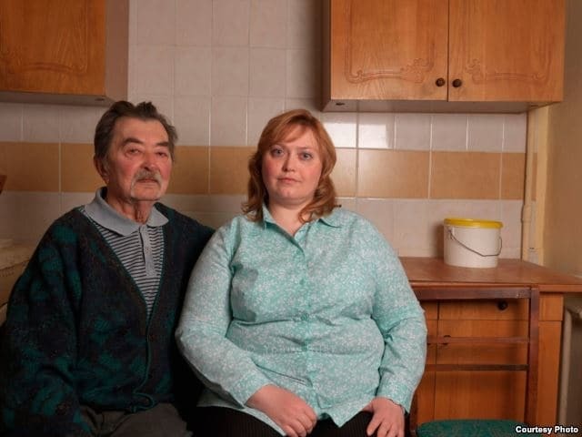 Душераздирающие фото: художник показал семьи воинов, погибших на Донбассе