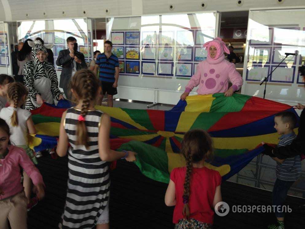 Війна і мир: в аеропорту "Бориспіль" показали творчість дітей Донбасу