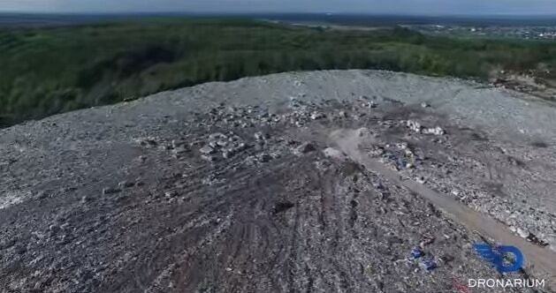 63 гектари сміття: в мережі з'явилося відео звалища під Києвом із дрона