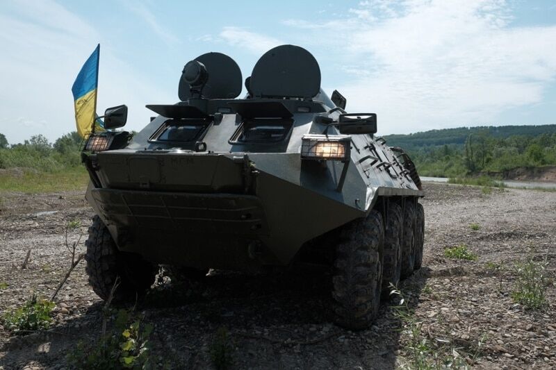 На допомогу АТО: відновлений прикордонниками Буковини БТР відправлять на Донбас. Фото