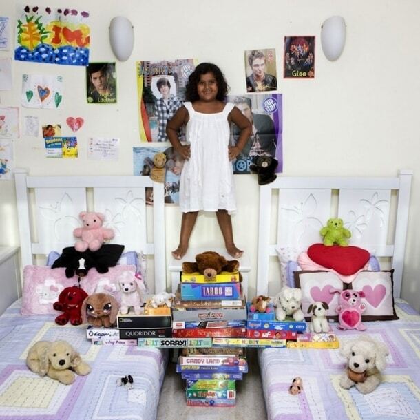 Цветы жизни: дети мира и их игрушки