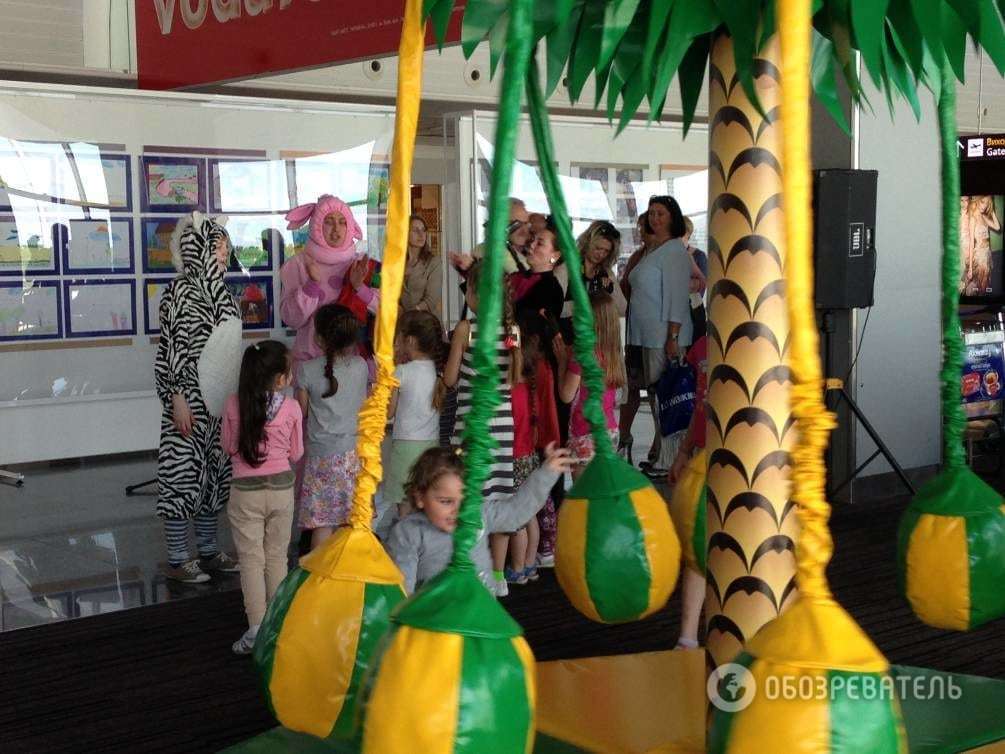 Війна і мир: в аеропорту "Бориспіль" показали творчість дітей Донбасу