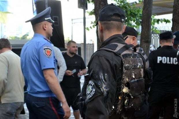 Груды навоза и виселицы: в сети показали "теплый прием" россиян в Одессе