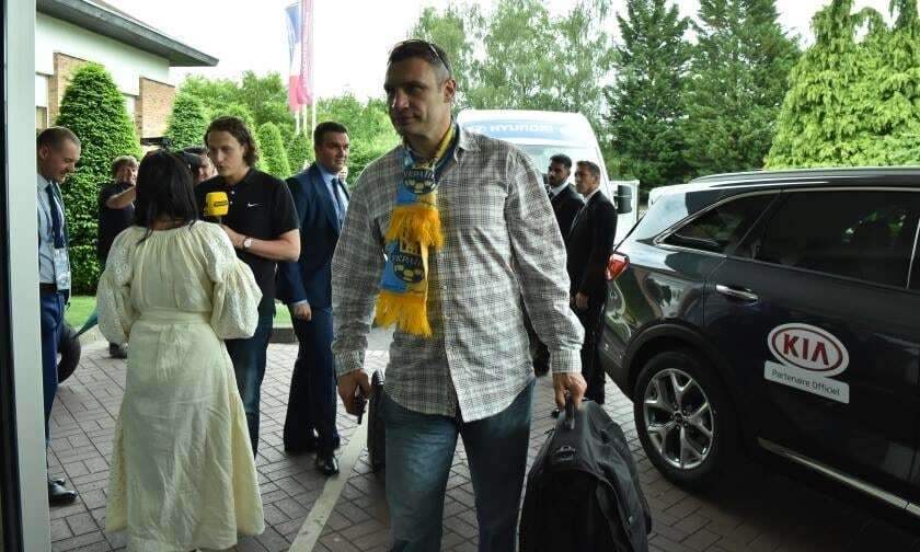 Евро-2016. Кличко и Джамала прибыли в Лилль поддержать сборную Украины: фотофакт