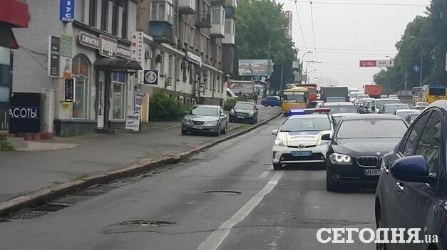 В Киеве полиция взялась за автохамов, которые ездят по чужой полосе