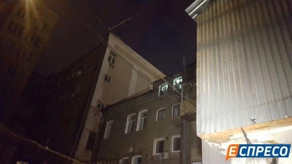 У центрі Києва в житловому будинку прогримів вибух