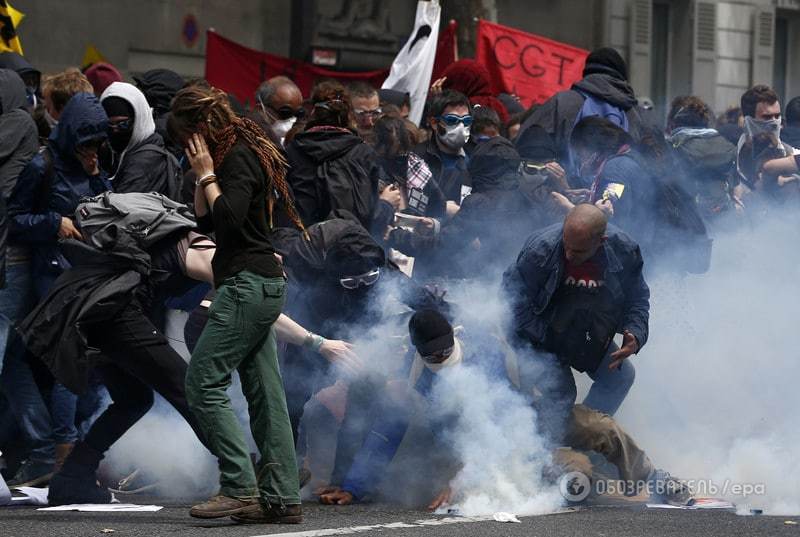 Многотысячный митинг в Париже: минимум 26 человек пострадали. Фоторепортаж