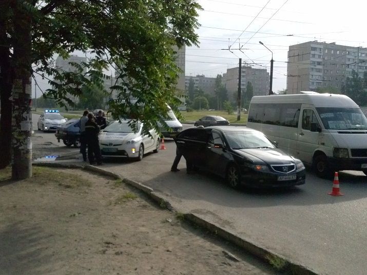 ДТП в Запорожье: водитель иномарки сбил пожилую женщину. Фото
