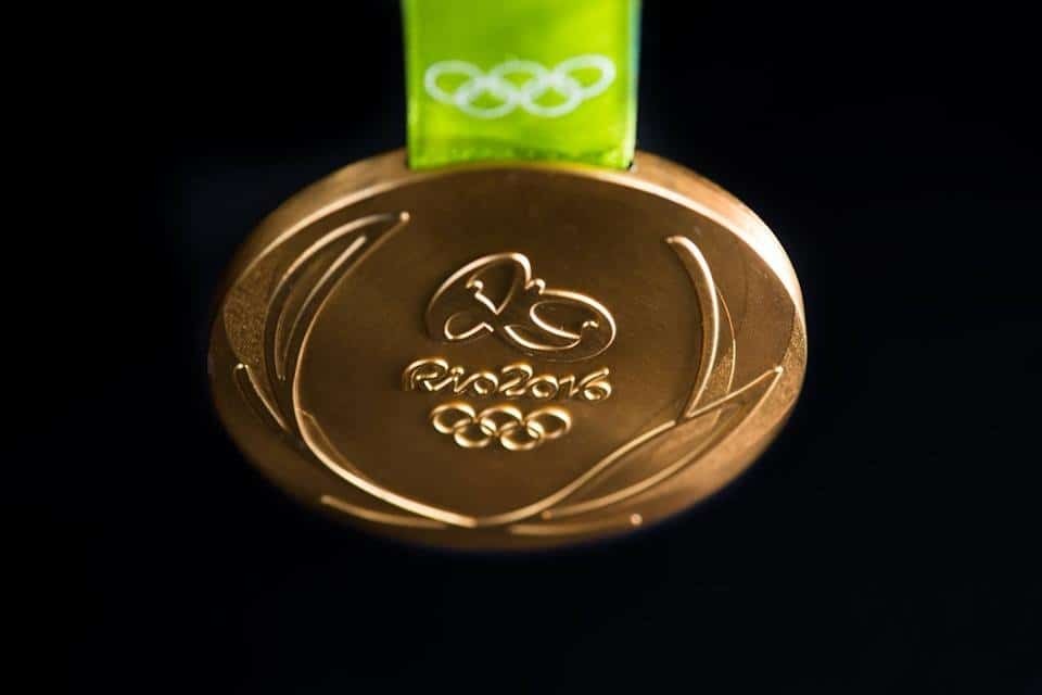 МОК представил необычные медали для Олимпиады-2016: яркие фото