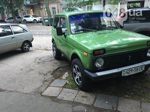 Герои парковки: в Одессе начали борьбу с автохамами. Фоторепортаж