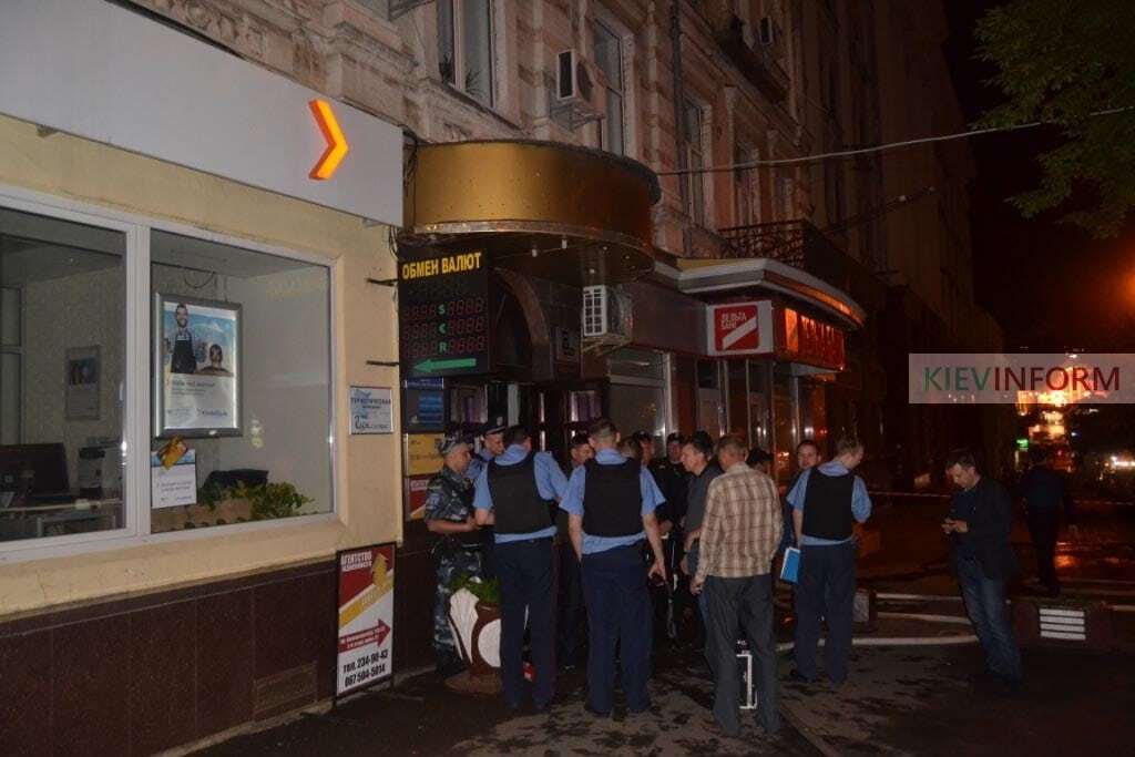 ЗМІ дізналися, навіщо невідомі влаштували вибух у житловому будинку Києві