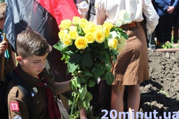 Беда близко: в Тернополе попрощались с 14-летней школьницей, погибшей из-за шторма на Одесщине