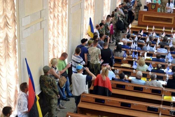 Саакашвілі й люди в камуфляжі: ЗМІ дізналися про зрив сесії Одеської облради