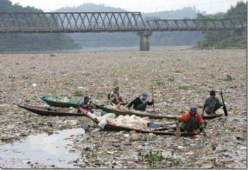 Топ-10 самых грязных рек мира: шокирующие фото