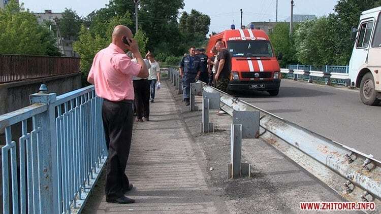 В Житомирской области снаряд подорвал мост: опубликованы фото и видео