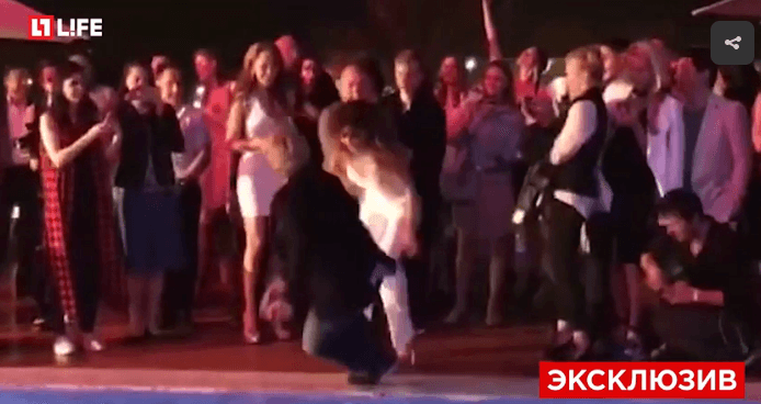 На вечеринке в Москве Ани Лорак столкнула Николая Баскова в бассейн