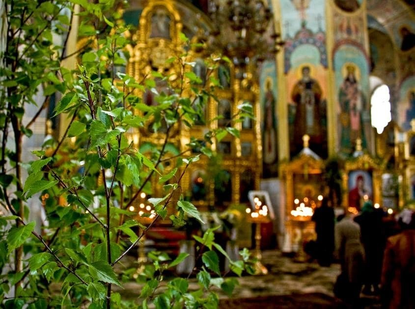 Трава проти злих духів і пікнік у гаю: як незабутньо відсвяткувати Трійцю