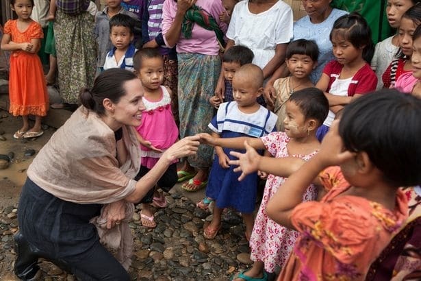 Анджелина Джоли рассказала, какие языки учат ее шестеро детей