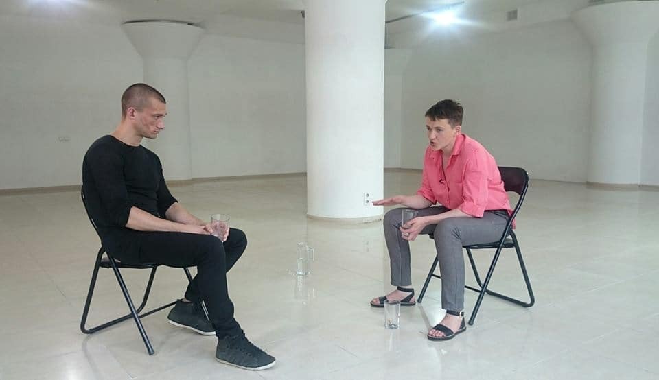 Знайшла нового компаньйона: Савченко зустрілася зі скандальним російським художником