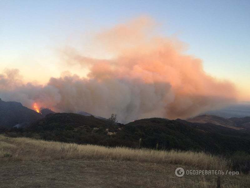 Калифорния в огне: масштабные пожары вынудили сотни людей покинуть дома. Опубликованы фото и видео