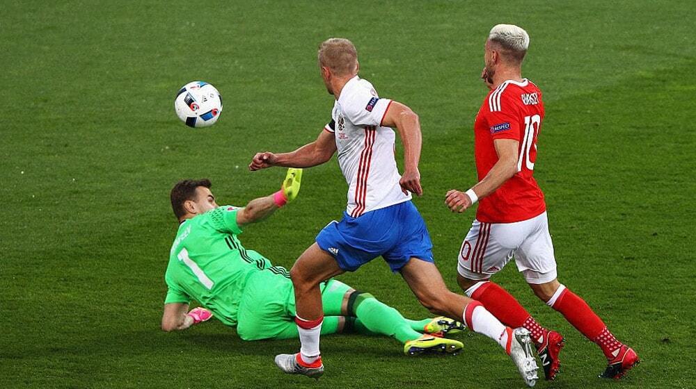 Россия разгромно проиграла Уэльсу и вылетела с Евро-2016