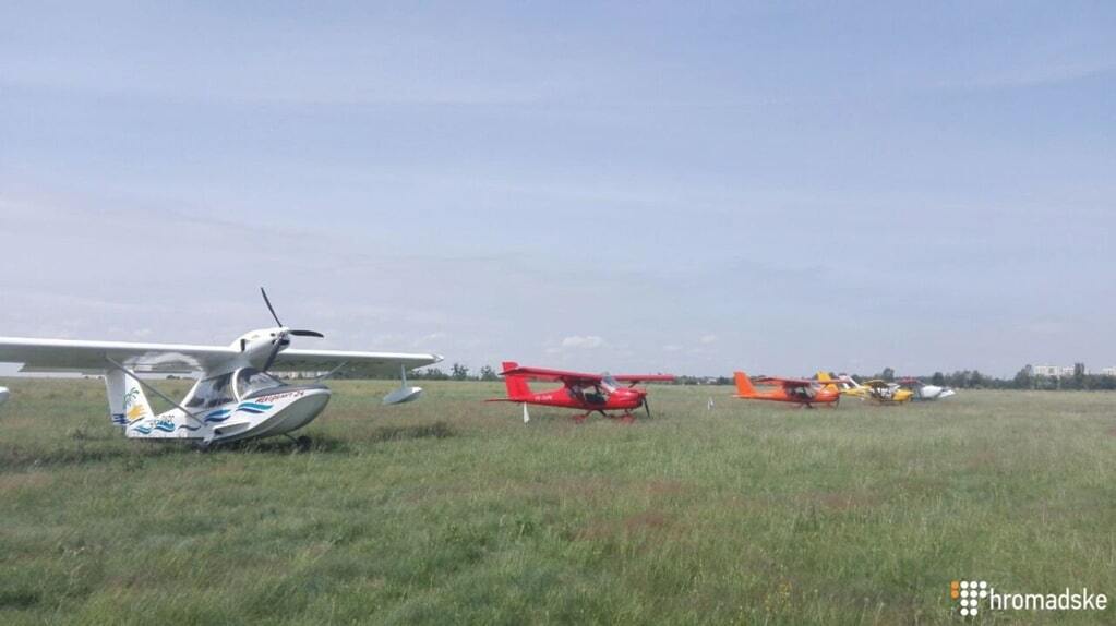 Украинские пилоты устроили "Авиамайдан": опубликованы фото