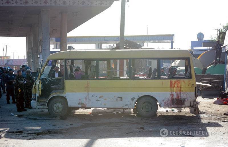 Более 20 "скорых": в Афганистане взорвали микроавтобус, есть погибшие и раненые. Опубликованы фото