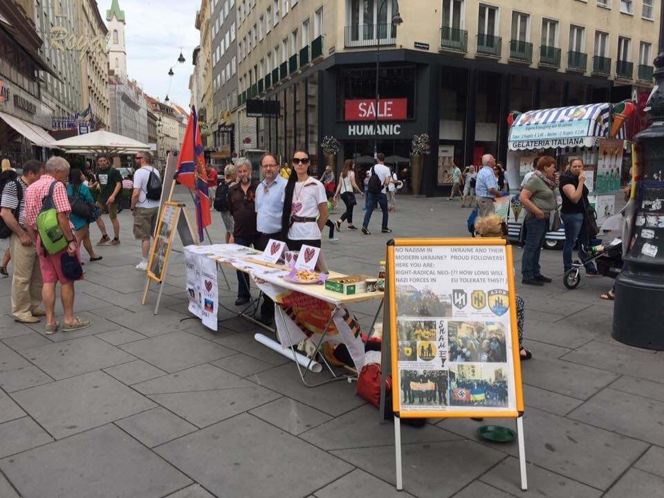 Із центру Відня прибрали "ЛНРівців" із печеньками проти "хунти"