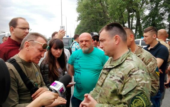Бойцы АТО перекрыли трассу Киев-Чоп близ Житомира
