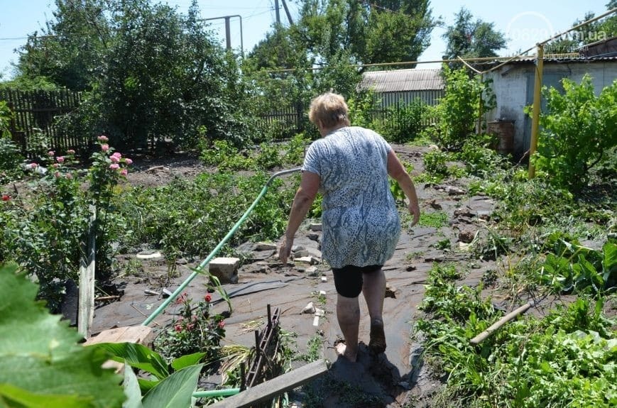 "Фонтан висотою в кілька поверхів": центр Маріуполя затопило фекаліями