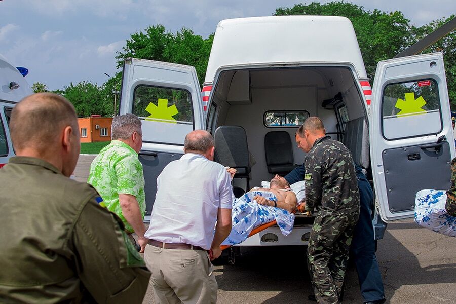 До Києва із зони АТО прибув вертоліт з пораненими нацгвардійцями