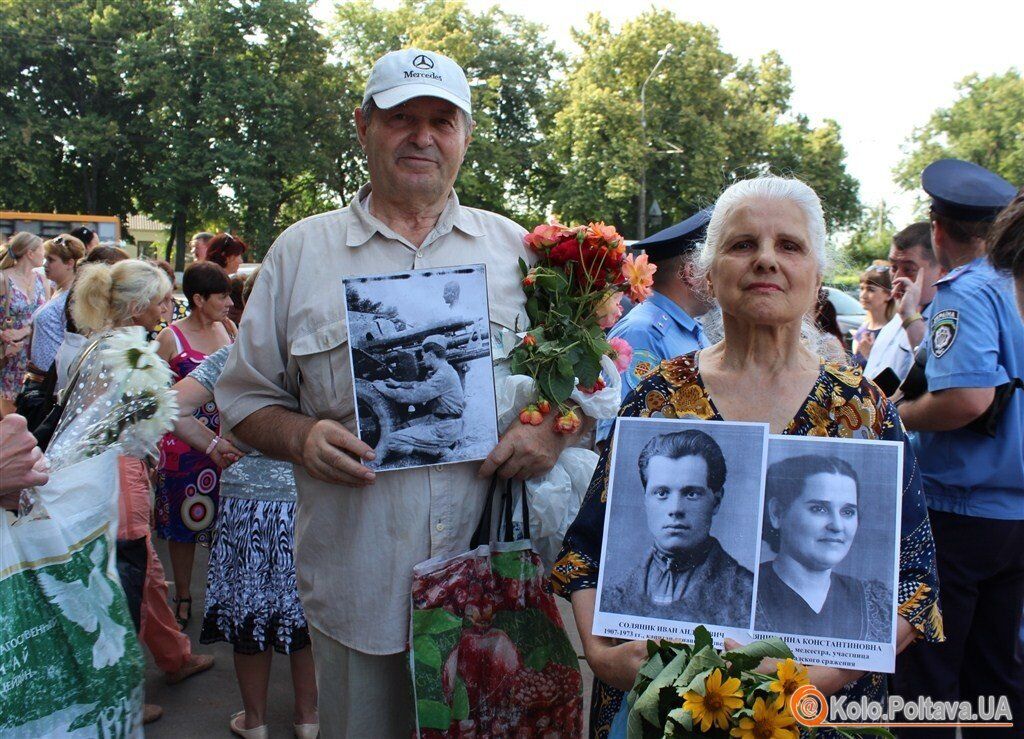 "Переміг Сталін": під час Дня скорботи у Полтаві не обійшлося без комуністів. Фото