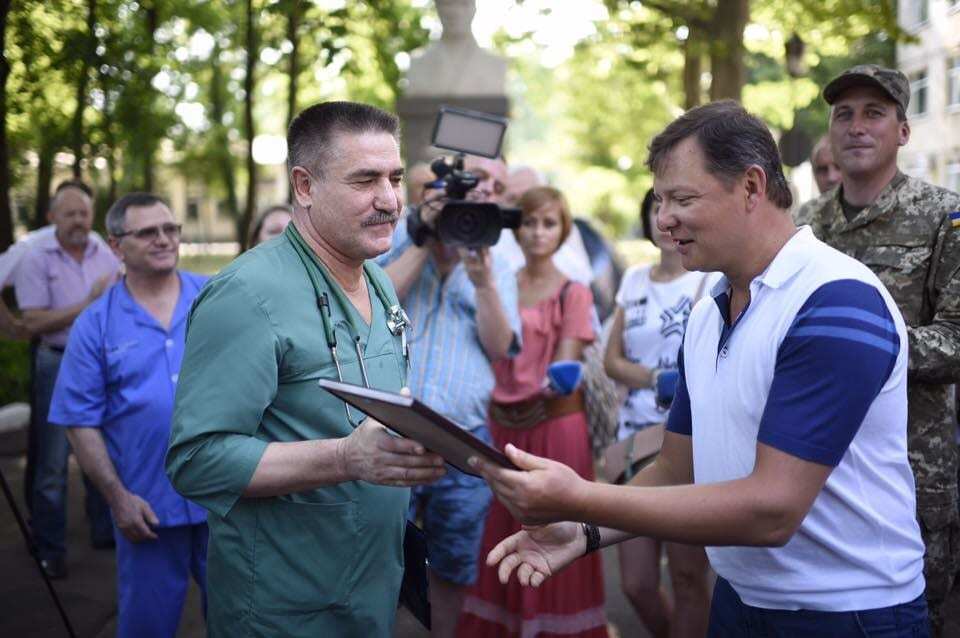 Война продолжается: Ляшко с подарками посетил Одесский военный госпиталь. Фотофакт