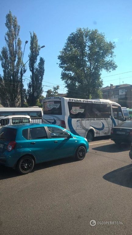 Утренний коллапс: Киев застыл в километровых пробках из-за сноса МАФов. Опубликованы фото