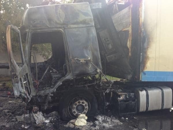 В Киеве загорелась фура, пострадал водитель 