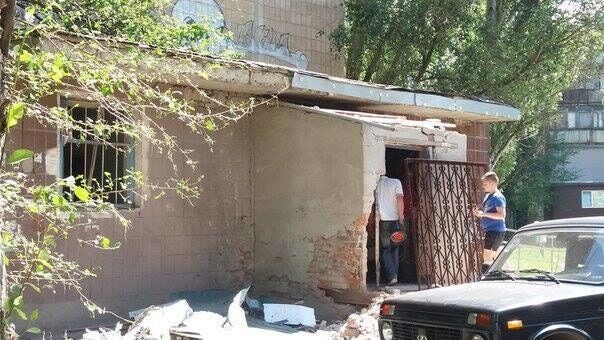 Боевики обстреляли детскую поликлинику и обвинили в артобстреле ВСУ: фотофакт