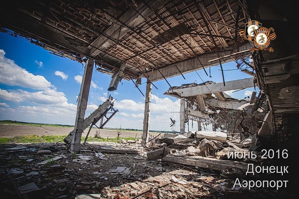 Террористы опубликовали новые фотографии разрушенного аэропорта в Донецке
