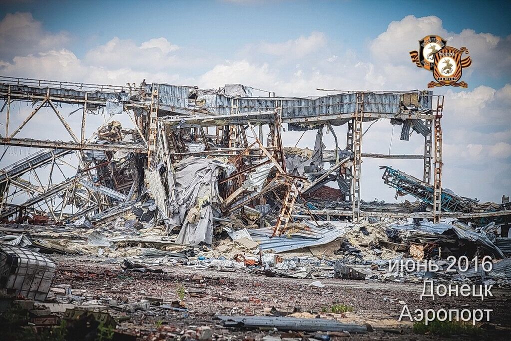 Террористы опубликовали новые фотографии разрушенного аэропорта в Донецке