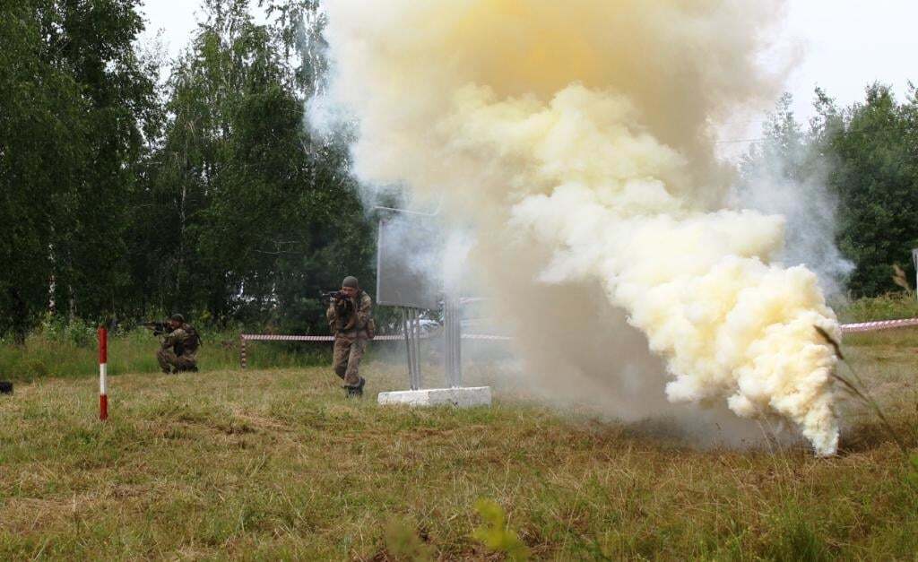 Шквал полум'я і стіна вибухів: українські військові показали наступ на противника