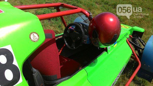 Семья из Днепра создает уникальные гоночные машины. Фото