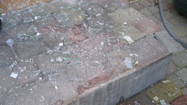 На Ривненщине во двор частного дома подбросили взрывчатку: фотофакт
