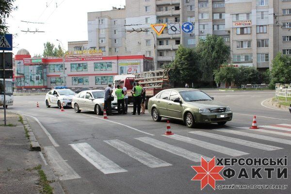 Во время ДТП в Херсоне пострадали две иномарки. Фото